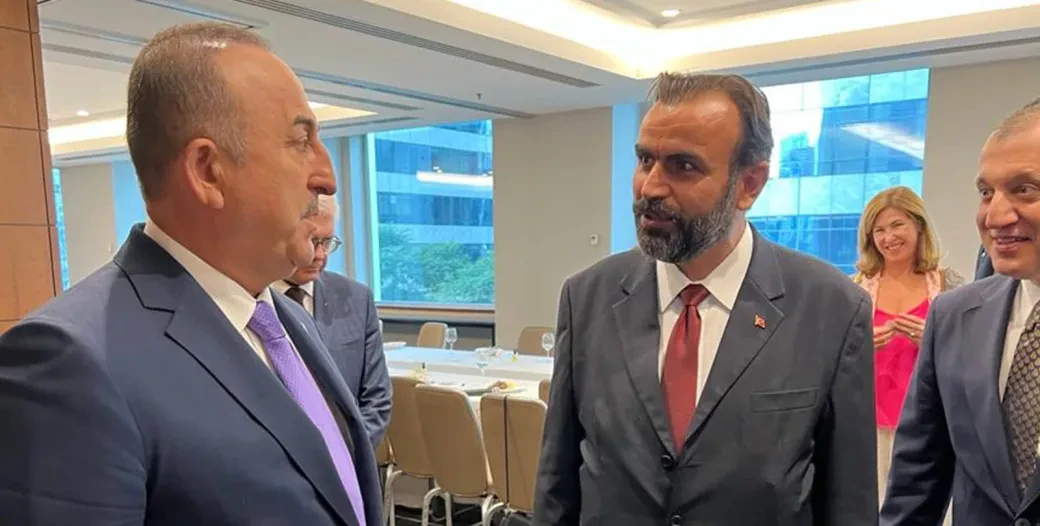 DIŞİŞLERİ BAKANI MEVLÜT ÇAVUŞOĞLU, MÜSİAD BREZİLYA BAŞKANI UMUT EKER İLE BİR ARAYA GELDİ