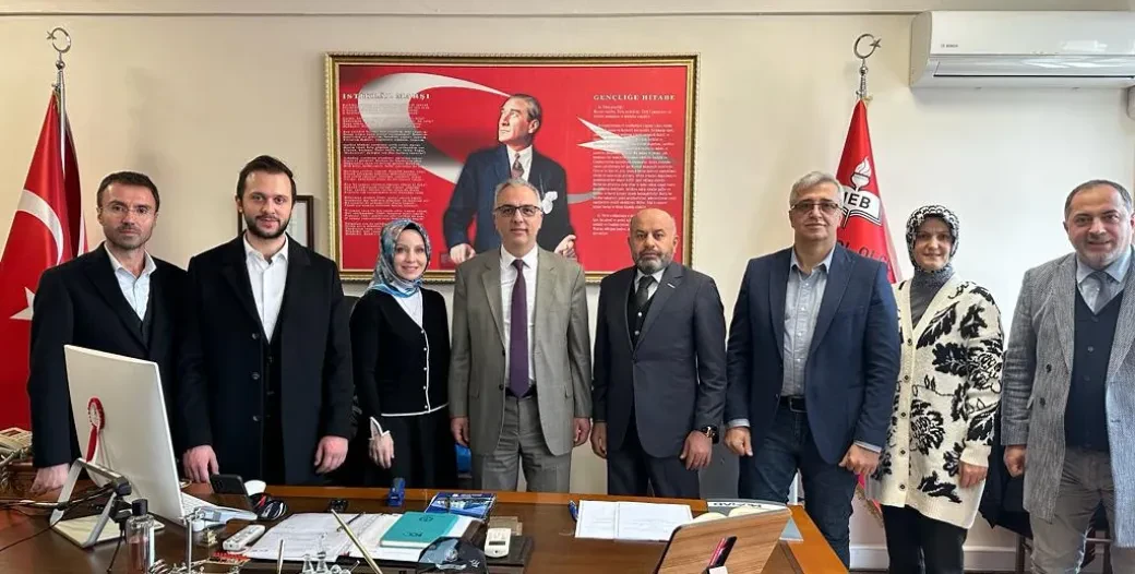 توقيع بروتوكول رعاية المدارس الثانوية بين مجلس قطاع السيارات ووسائل النقل في مسياد وŞehit Erol Olçok MTAL