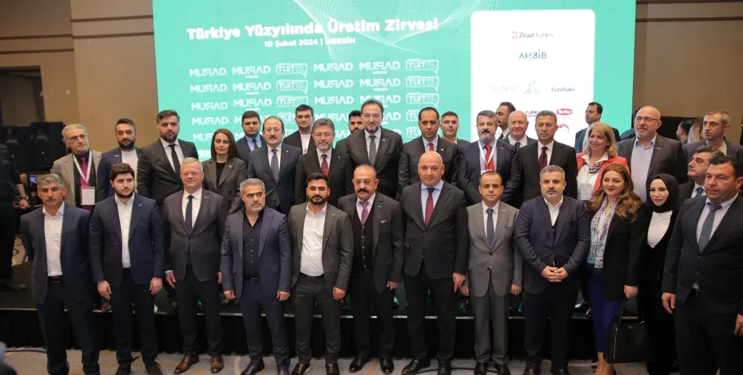 أُقيمت في مرسين قمة الإنتاج من التراب إلى المستقبل في قرن تركيا