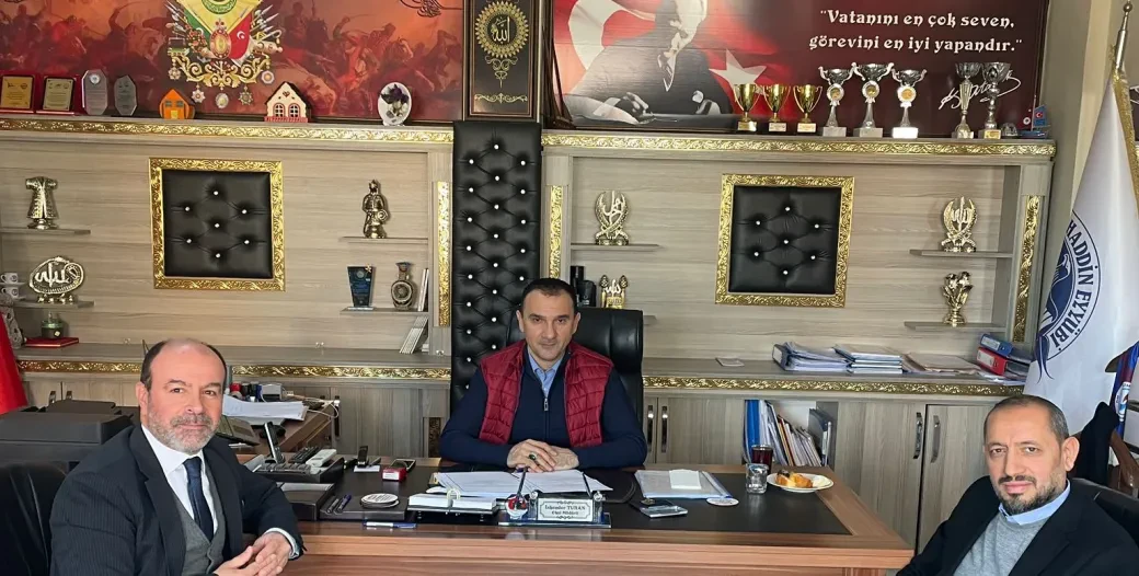 توقيع بروتوكول كفالة ثانوية بين مجلس قطاع السياحة وثانوية صلاح الدين الأيوبي المهنية والتقنية الأناضولية