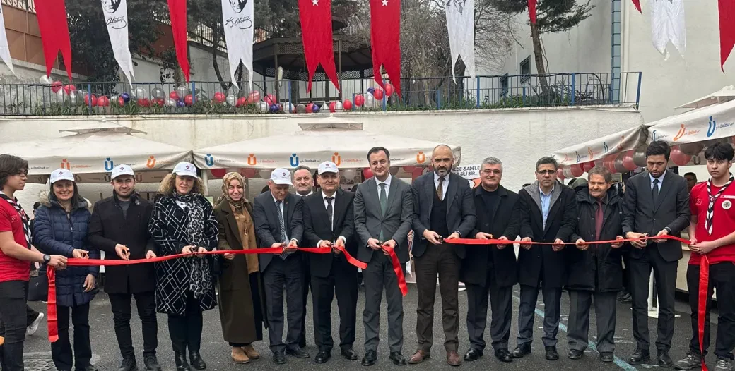 المشاركة في معرض TÜBİTAK للعلوم في الثانوية الأناضولية المهنية والتقنية للتجارة الخارجية في Üsküdar