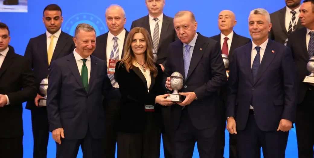 İNŞAAT YAPI MALZEMELERİ SEKTÖR KURULU ÜYESİ SÜHEYLA ÇEBİ KARAHAN ULUSLARARASI MÜTEAHHİT ÖDÜLÜNE LAYIK GÖRÜLDÜ