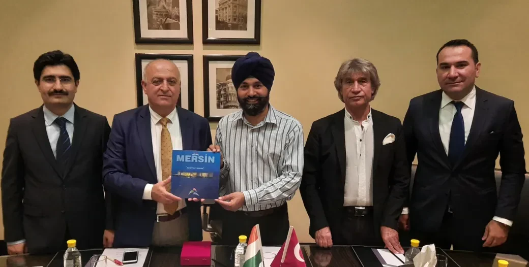 MÜSİAD BUSINESSPEOPLE HELD COMMERCIAL CONTACTS IN INDIA