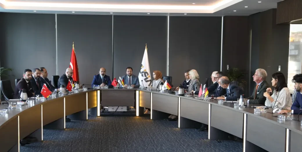 رئيس مسياد العام Mahmut Asmalı يلتقي الوفد التجاري الألماني