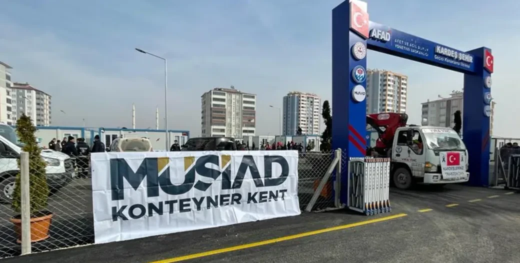 MÜSİAD KONTEYNER KENTİNİN İLK ETABI TAMAMLANARAK AFET BÖLGESİNDEKİ VATANDAŞLARIN KULLANIMINA SUNULDU