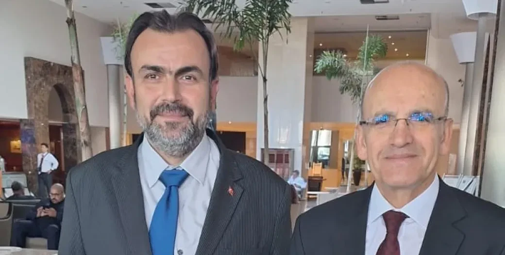 رئيس فرع مسياد في البرازيل Umut Eker يلتقي Mehmet Şimşek في ريو دي جانيرو